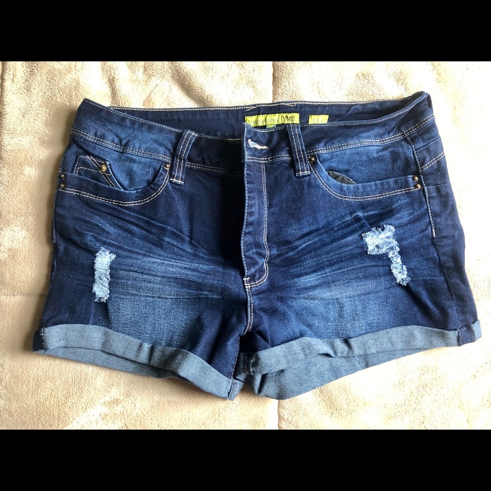 Dark Wash Distressed Short